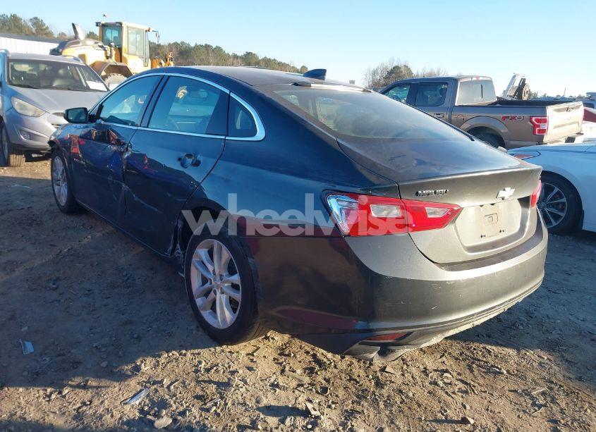 Photo 3 of 2018 Chevrolet Malibu LT (VIN 1G1ZD5ST4JF153245)