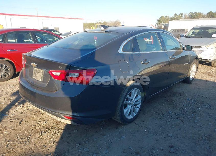 Photo 4 of 2018 Chevrolet Malibu LT (VIN 1G1ZD5ST4JF153245)