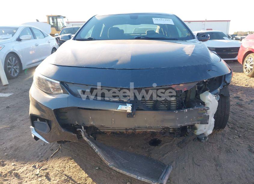 Photo 6 of 2018 Chevrolet Malibu LT (VIN 1G1ZD5ST4JF153245)