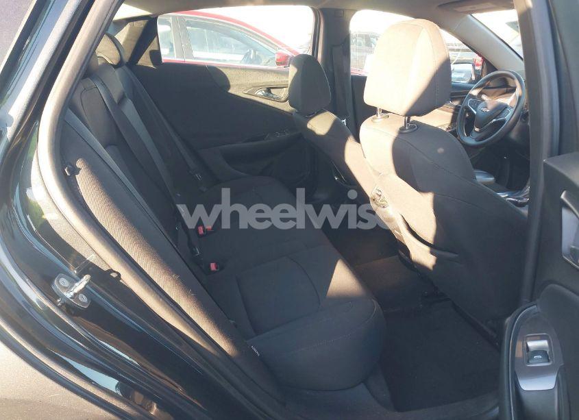 Photo 8 of 2018 Chevrolet Malibu LT (VIN 1G1ZD5ST4JF153245)