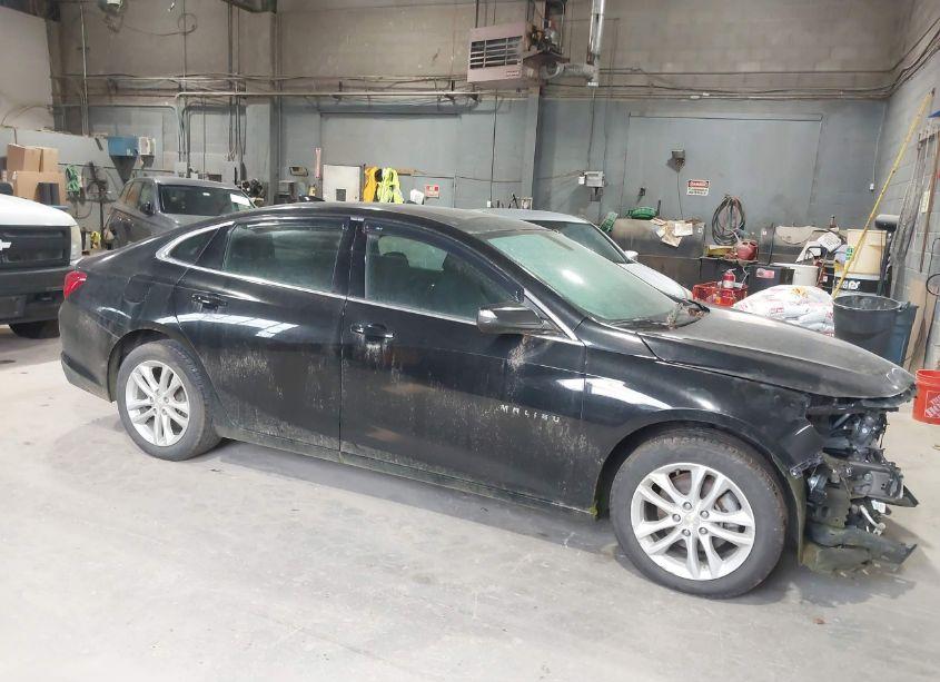 Photo 14 of 2018 Chevrolet Malibu LT (VIN 1G1ZD5ST4JF154461)