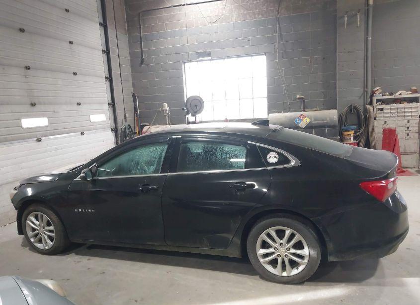 Photo 15 of 2018 Chevrolet Malibu LT (VIN 1G1ZD5ST4JF154461)