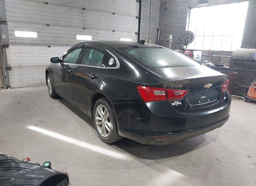 Photo 3 of 2018 Chevrolet Malibu LT (VIN 1G1ZD5ST4JF154461)
