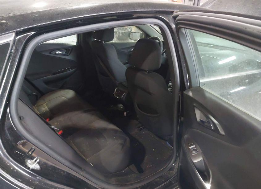 Photo 8 of 2018 Chevrolet Malibu LT (VIN 1G1ZD5ST4JF154461)