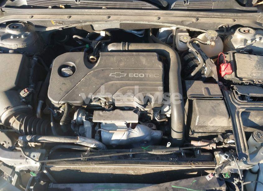 Photo 10 of 2018 Chevrolet Malibu LT (VIN 1G1ZD5ST4JF154783)