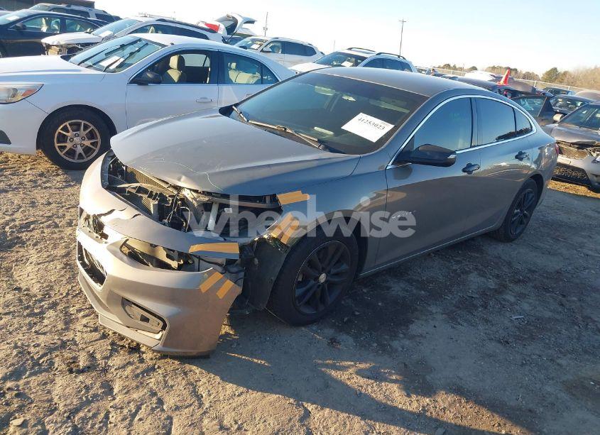 Photo 2 of 2018 Chevrolet Malibu LT (VIN 1G1ZD5ST4JF154783)