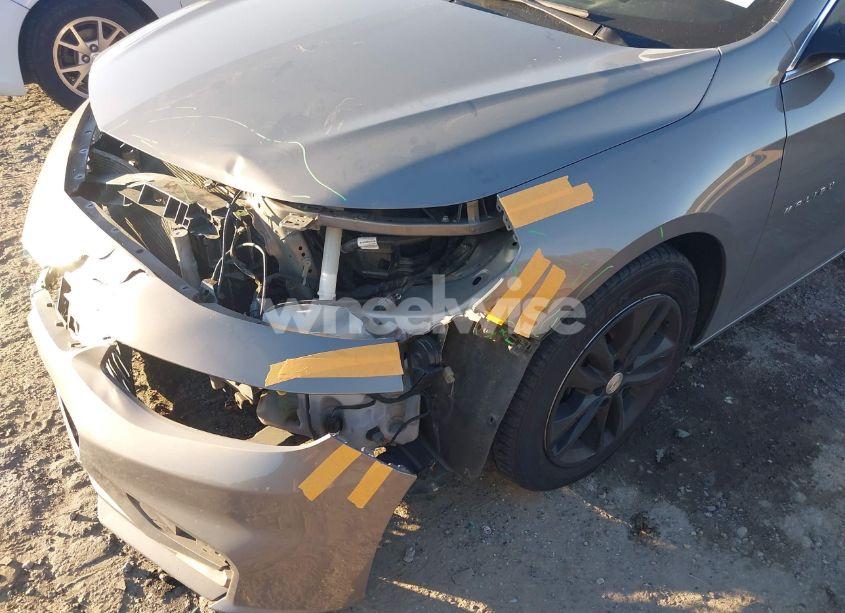 Photo 6 of 2018 Chevrolet Malibu LT (VIN 1G1ZD5ST4JF154783)