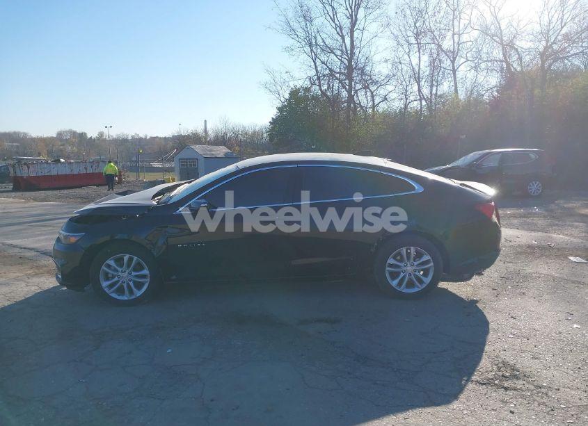 Photo 13 of 2018 Chevrolet Malibu LT (VIN 1G1ZD5ST4JF162477)