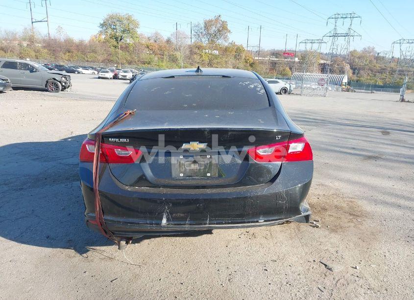 Photo 15 of 2018 Chevrolet Malibu LT (VIN 1G1ZD5ST4JF162477)