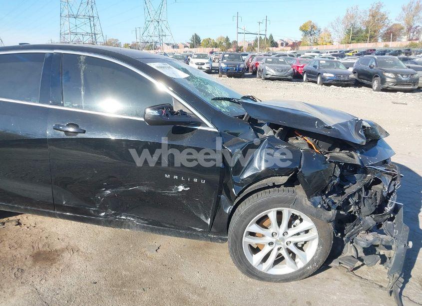 Photo 16 of 2018 Chevrolet Malibu LT (VIN 1G1ZD5ST4JF162477)