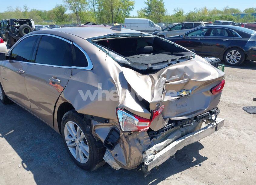 Photo 6 of 2018 Chevrolet Malibu LT (VIN 1G1ZD5ST4JF164097)
