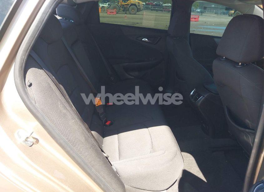 Photo 8 of 2018 Chevrolet Malibu LT (VIN 1G1ZD5ST4JF164097)