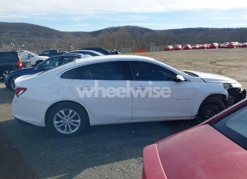 Photo 14 of 2018 Chevrolet Malibu LT (VIN 1G1ZD5ST4JF170174)