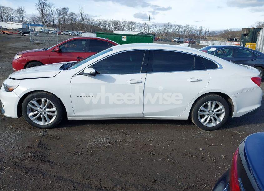 Photo 15 of 2018 Chevrolet Malibu LT (VIN 1G1ZD5ST4JF170174)