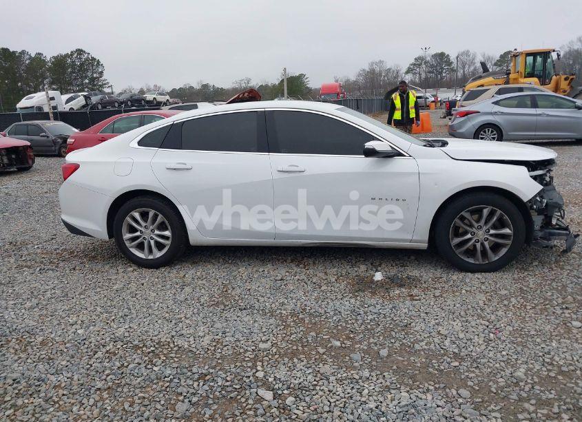Photo 13 of 2018 Chevrolet Malibu LT (VIN 1G1ZD5ST4JF180705)