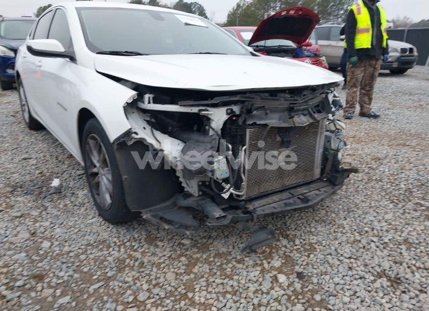 Photo 18 of 2018 Chevrolet Malibu LT (VIN 1G1ZD5ST4JF180705)