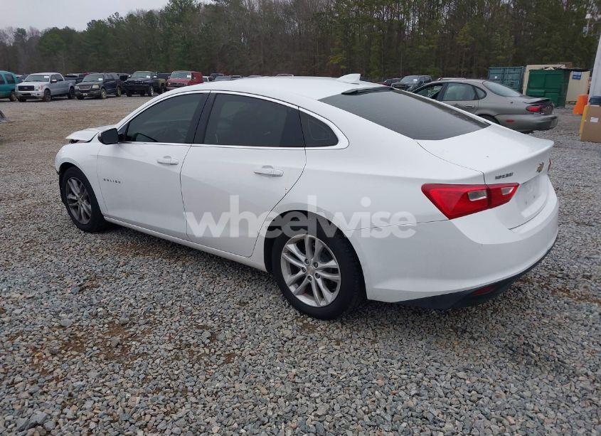 Photo 3 of 2018 Chevrolet Malibu LT (VIN 1G1ZD5ST4JF180705)