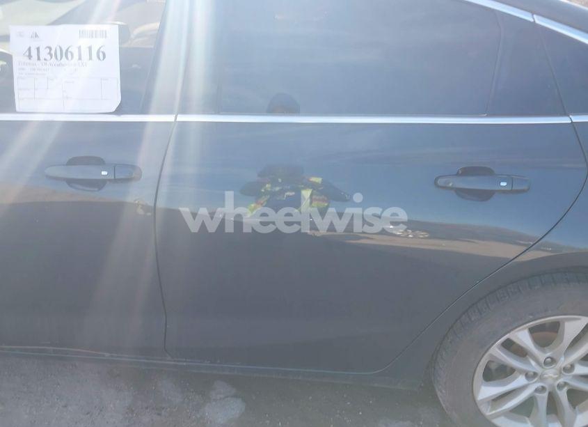 Photo 14 of 2018 Chevrolet Malibu LT (VIN 1G1ZD5ST4JF187041)