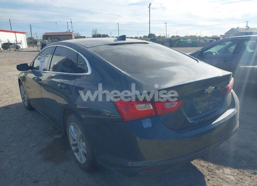 Photo 3 of 2018 Chevrolet Malibu LT (VIN 1G1ZD5ST4JF187041)