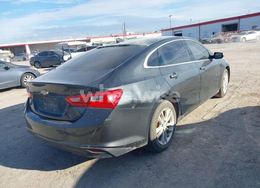 Photo 4 of 2018 Chevrolet Malibu LT (VIN 1G1ZD5ST4JF187041)