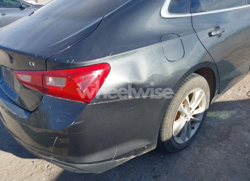 Photo 6 of 2018 Chevrolet Malibu LT (VIN 1G1ZD5ST4JF187041)