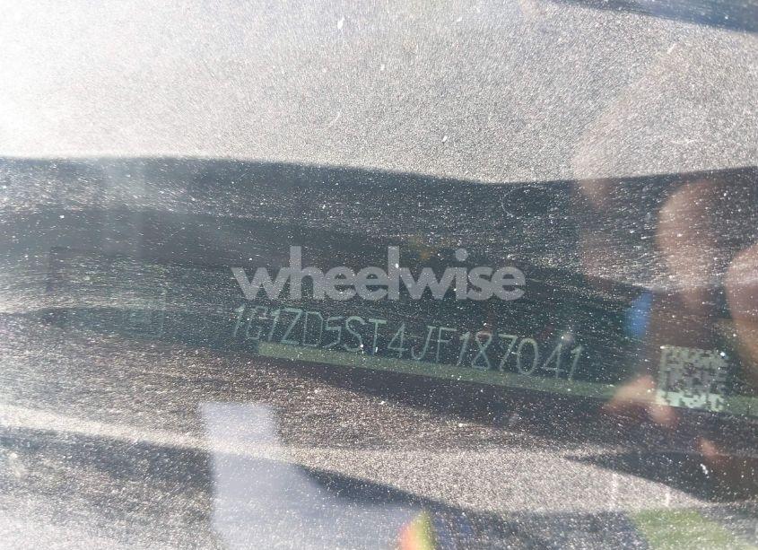 Photo 9 of 2018 Chevrolet Malibu LT (VIN 1G1ZD5ST4JF187041)