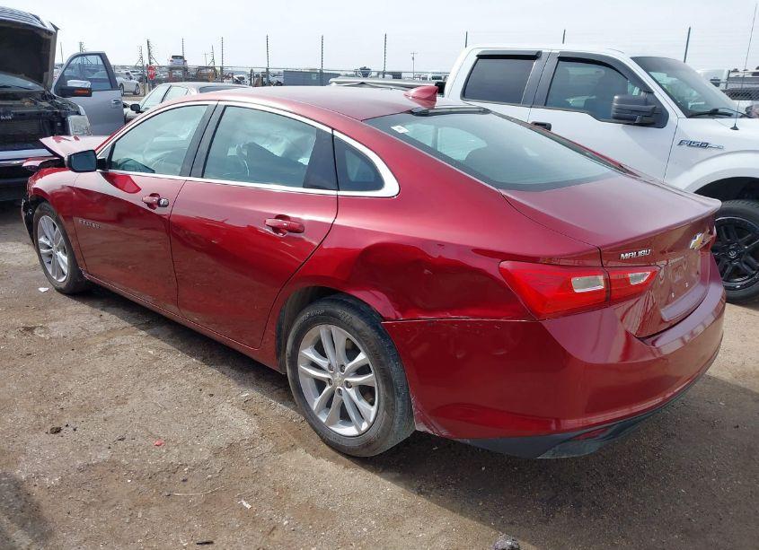 Photo 3 of 2018 Chevrolet Malibu LT (VIN 1G1ZD5ST4JF202668)