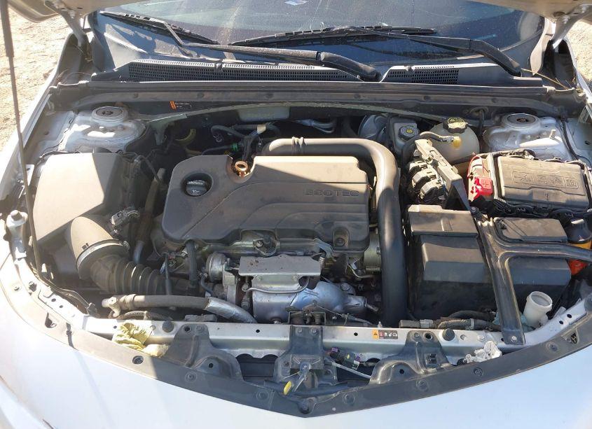 Photo 10 of 2018 Chevrolet Malibu LT (VIN 1G1ZD5ST4JF229935)