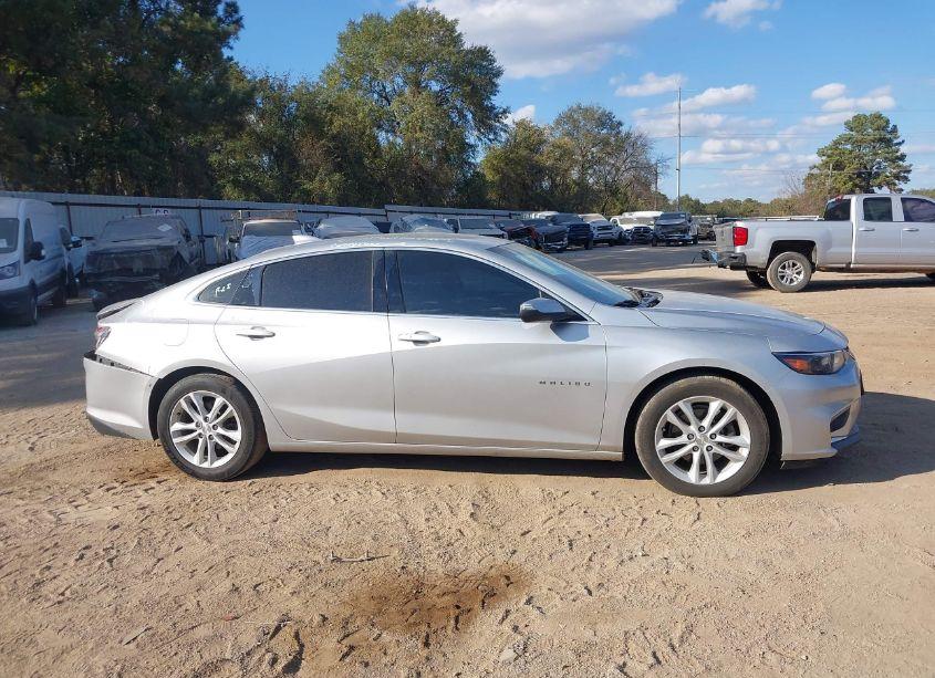 Photo 13 of 2018 Chevrolet Malibu LT (VIN 1G1ZD5ST4JF229935)