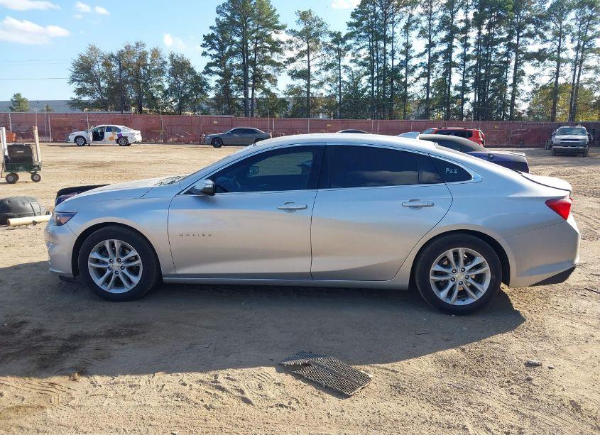 Photo 14 of 2018 Chevrolet Malibu LT (VIN 1G1ZD5ST4JF229935)
