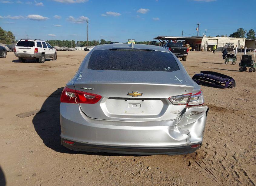 Photo 16 of 2018 Chevrolet Malibu LT (VIN 1G1ZD5ST4JF229935)