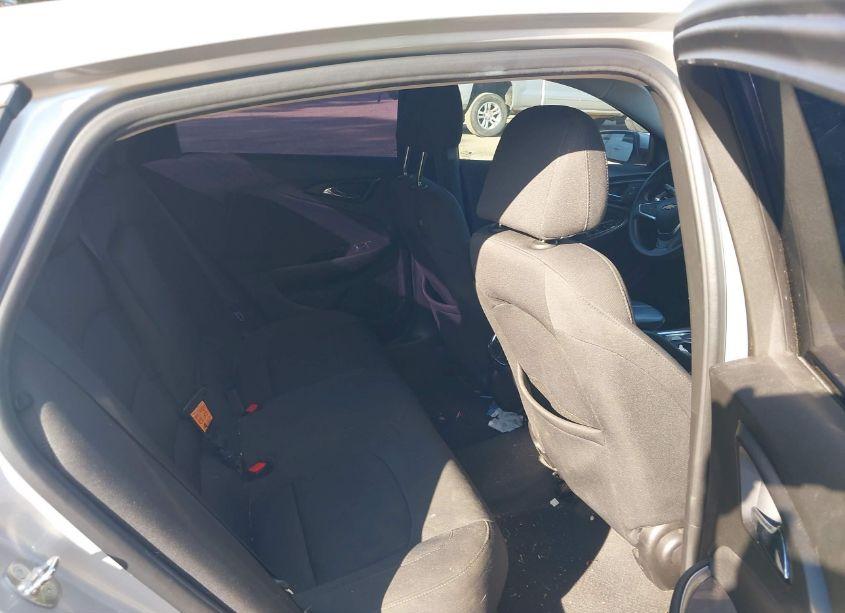 Photo 8 of 2018 Chevrolet Malibu LT (VIN 1G1ZD5ST4JF229935)