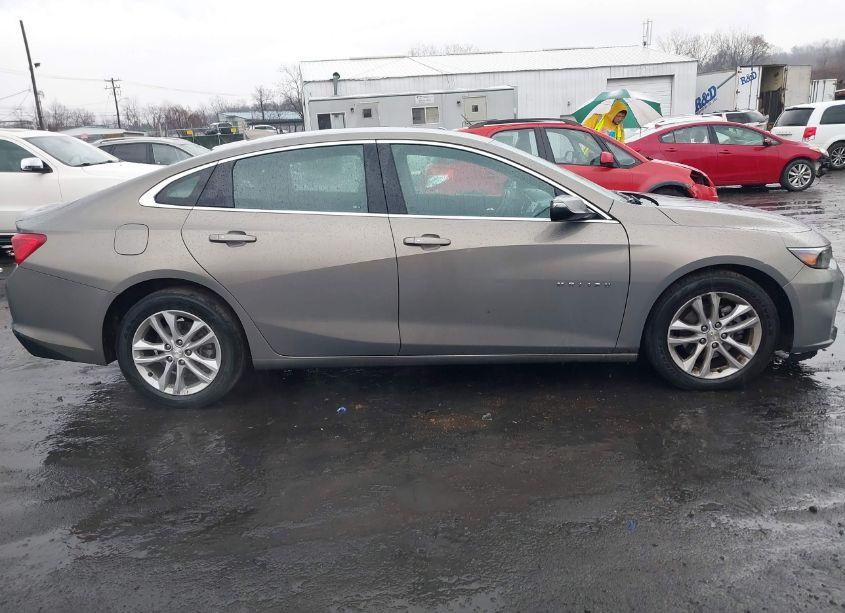 Photo 13 of 2018 Chevrolet Malibu LT (VIN 1G1ZD5ST4JF230129)