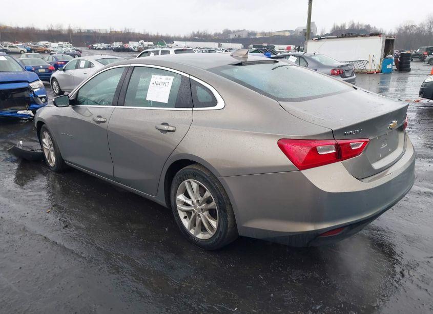 Photo 3 of 2018 Chevrolet Malibu LT (VIN 1G1ZD5ST4JF230129)