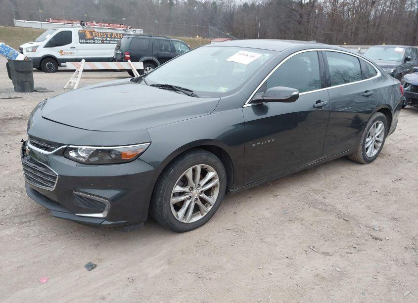 Photo 2 of 2018 Chevrolet Malibu LT (VIN 1G1ZD5ST4JF241177)