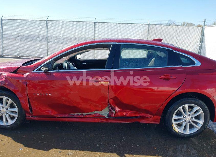 Photo 15 of 2018 Chevrolet Malibu LT (VIN 1G1ZD5ST4JF241549)