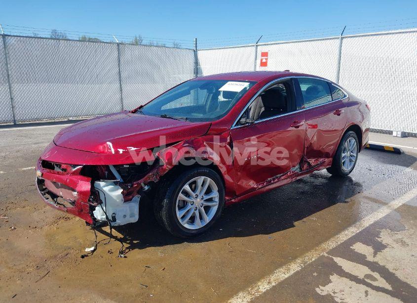 Photo 2 of 2018 Chevrolet Malibu LT (VIN 1G1ZD5ST4JF241549)