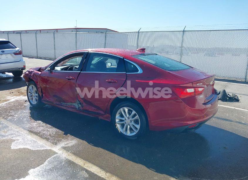 Photo 3 of 2018 Chevrolet Malibu LT (VIN 1G1ZD5ST4JF241549)