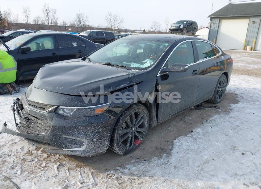 Photo 2 of 2018 Chevrolet Malibu LT (VIN 1G1ZD5ST4JF242474)