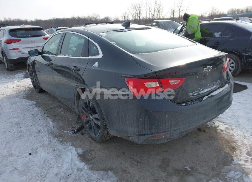 Photo 3 of 2018 Chevrolet Malibu LT (VIN 1G1ZD5ST4JF242474)