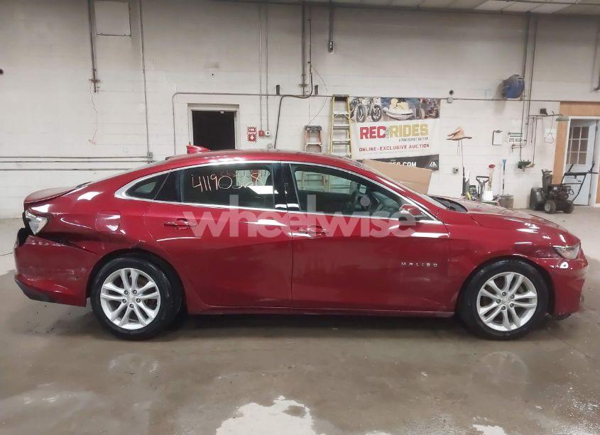 Photo 13 of 2018 Chevrolet Malibu LT (VIN 1G1ZD5ST4JF248842)