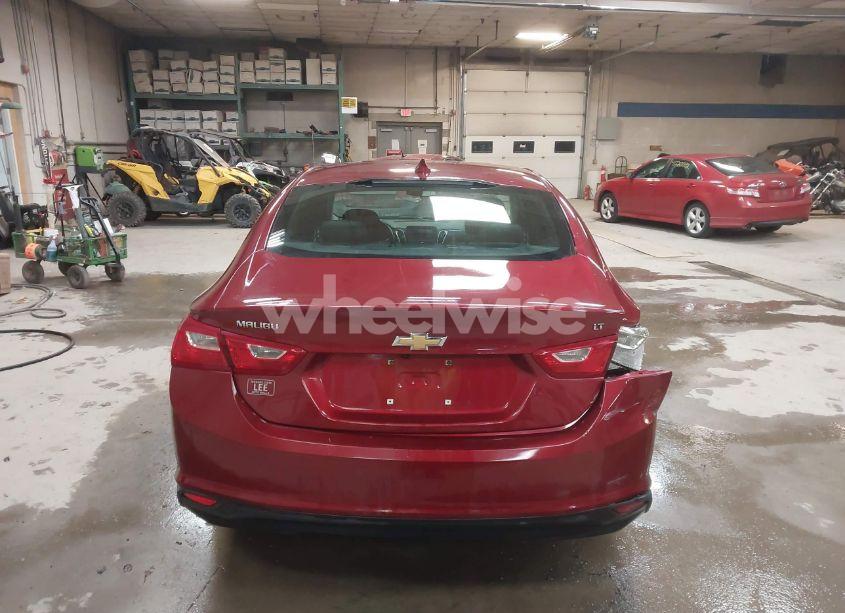 Photo 16 of 2018 Chevrolet Malibu LT (VIN 1G1ZD5ST4JF248842)