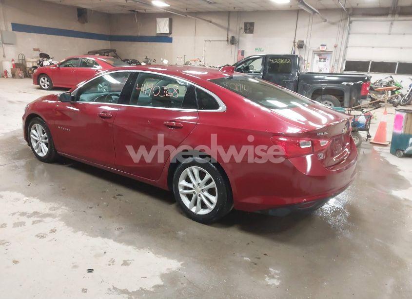 Photo 3 of 2018 Chevrolet Malibu LT (VIN 1G1ZD5ST4JF248842)