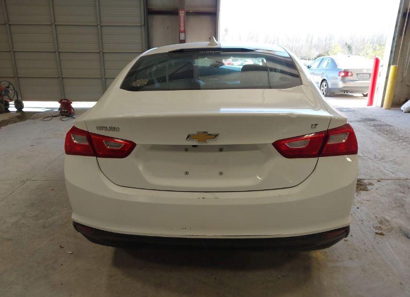 Photo 16 of 2018 Chevrolet Malibu LT (VIN 1G1ZD5ST4JF266483)