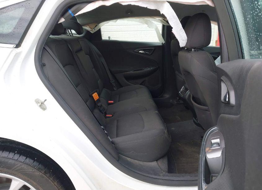 Photo 8 of 2018 Chevrolet Malibu LT (VIN 1G1ZD5ST4JF266483)