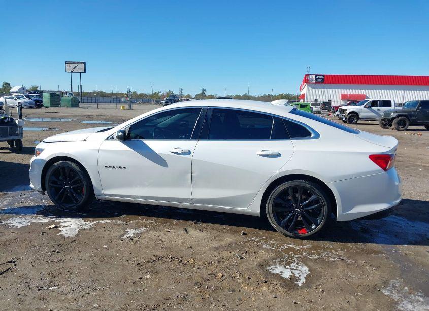 Photo 14 of 2018 Chevrolet Malibu LT (VIN 1G1ZD5ST4JF267942)