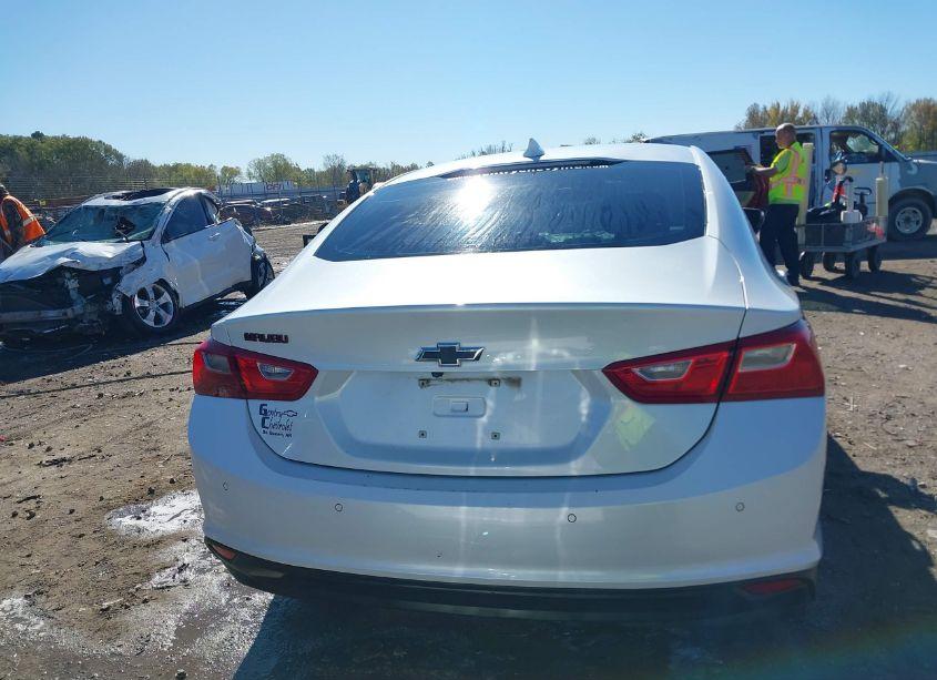 Photo 16 of 2018 Chevrolet Malibu LT (VIN 1G1ZD5ST4JF267942)