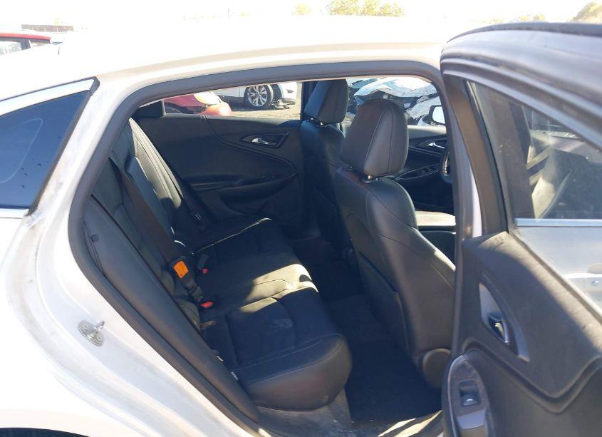 Photo 8 of 2018 Chevrolet Malibu LT (VIN 1G1ZD5ST4JF267942)