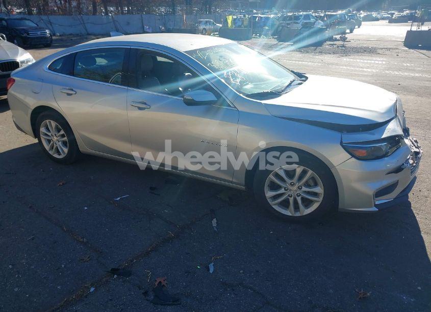 2018 Chevrolet Malibu LT (VIN 1G1ZD5ST4JF272526) main photo