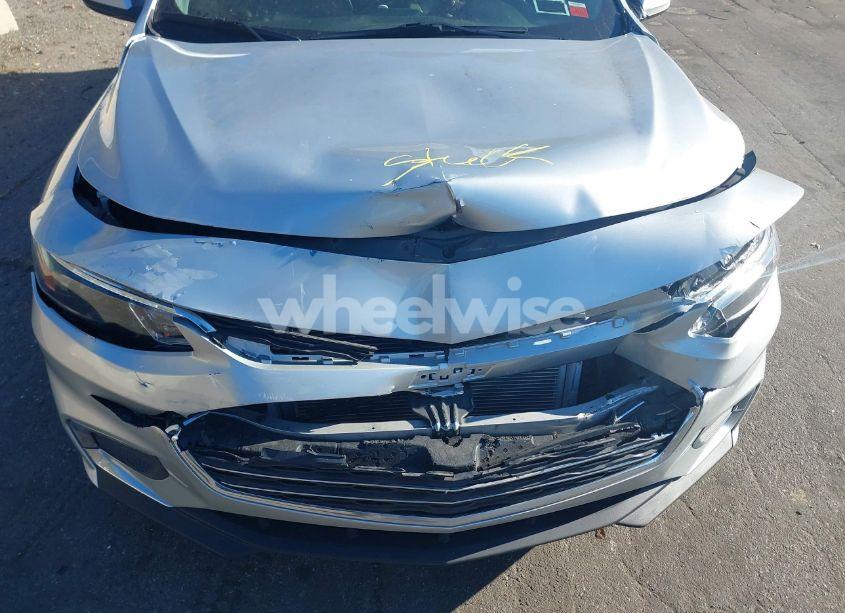 Photo 10 of 2018 Chevrolet Malibu LT (VIN 1G1ZD5ST4JF272526)